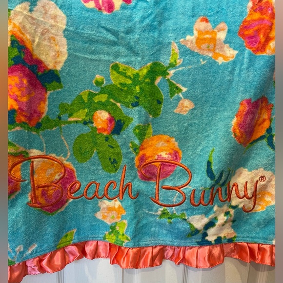 Beach Bunny 🌊🐰 Bahama Mama Towel - Picture 3 of 4